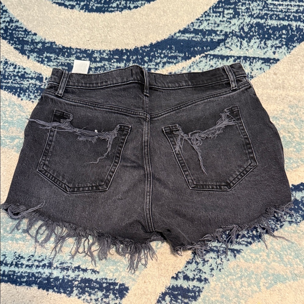 Abercrombie & Fitch Dark Gray/ Faded Black Frayed Jean Shorts - Denim curve love - Picture 3 of 3